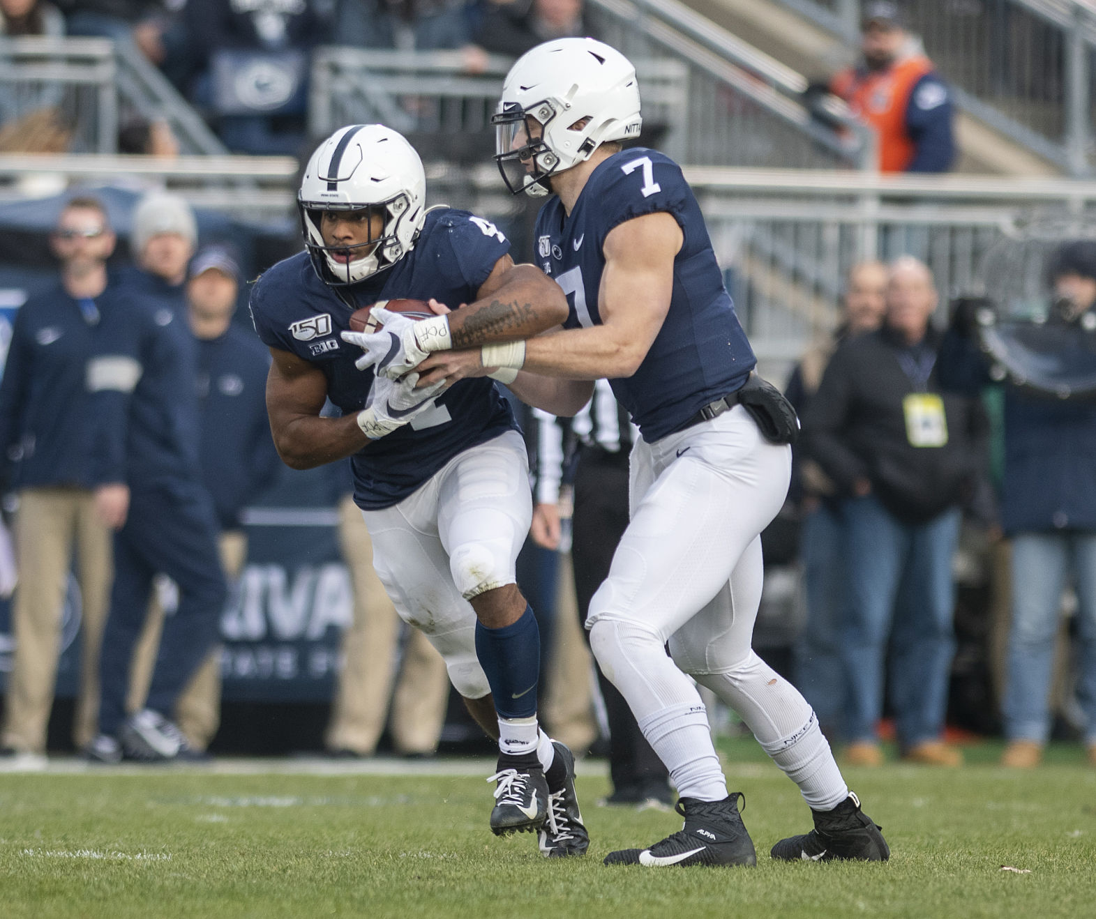 Football vs. Rutgers, Levis (7) hands off to Brown (4)